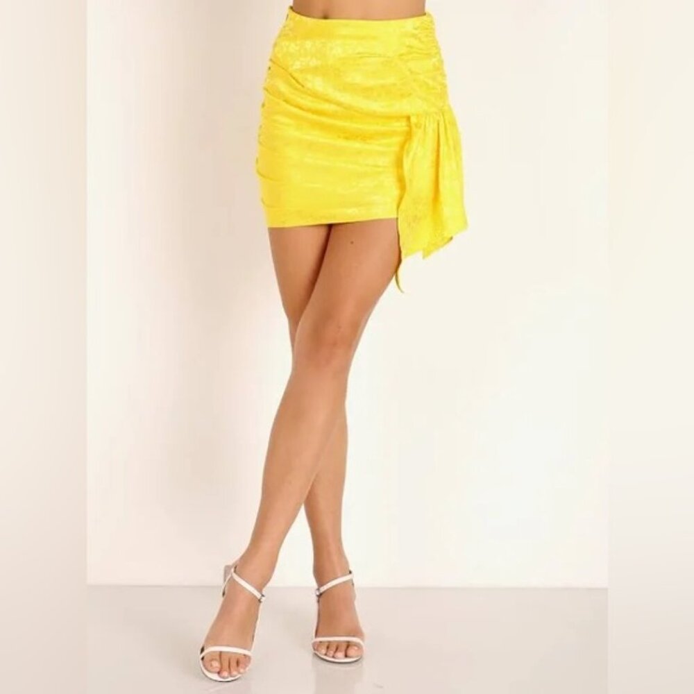 NWT for love & lemons Satin Asymmetrical Fiji Lined Ruffle Mini Skirt‎ Size L